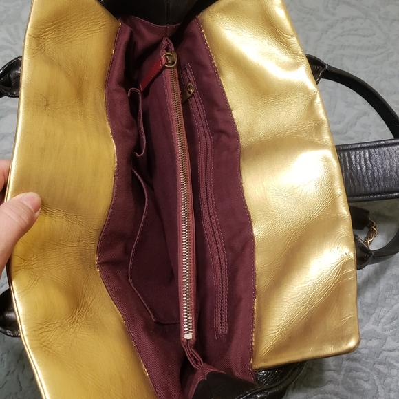 CHANEL Paris-Bombay Stingray Tote - Picture 10 of 17